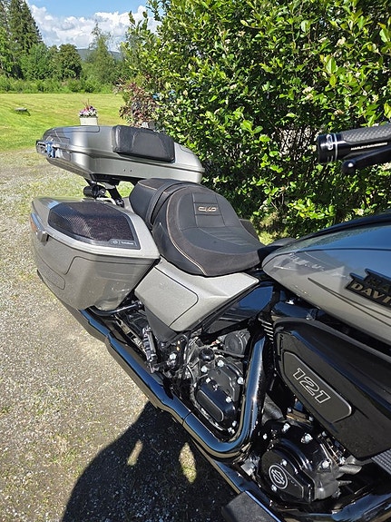 Harley-Davidson Street Glide CVO FLHXSE 4 of 22
