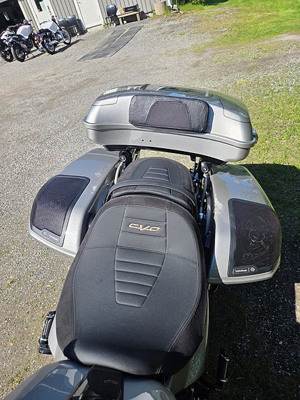 Harley-Davidson Street Glide CVO FLHXSE 8 of 22