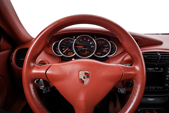 Porsche 911 16 of 28