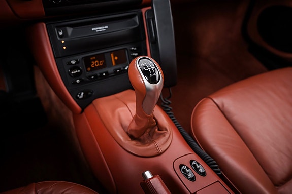 Porsche 911 19 of 28