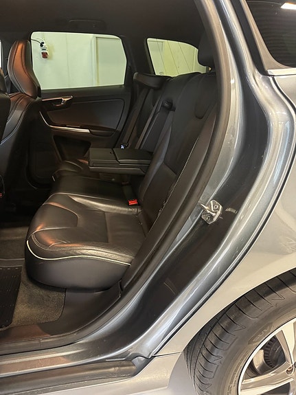 Volvo XC60 5 of 5