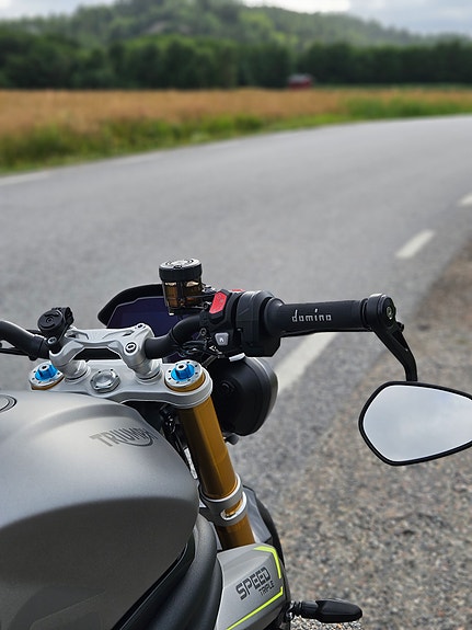 Triumph Speed Triple 1200 RS 6 of 11