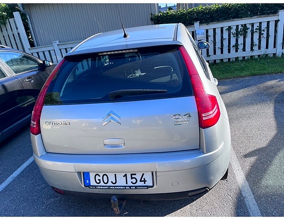 Citroen C4 2 of 3