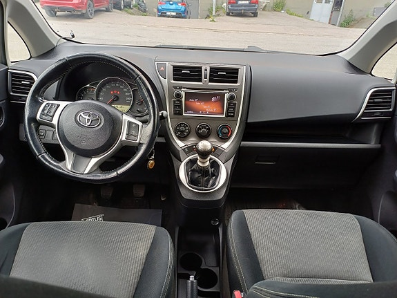 Toyota Verso-S 5 of 5