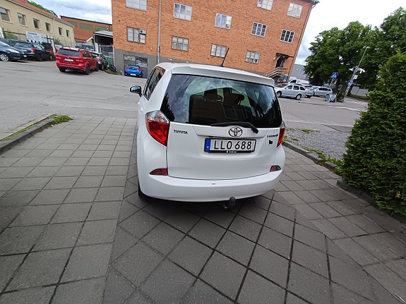 Toyota Verso-S 17 of 24