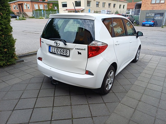 Toyota Verso-S 4 of 5