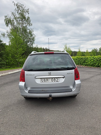 Peugeot 307 SW 4 of 5