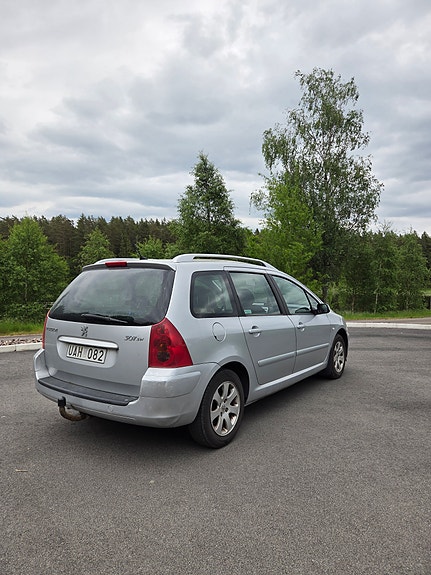 Peugeot 307 SW 3 of 5