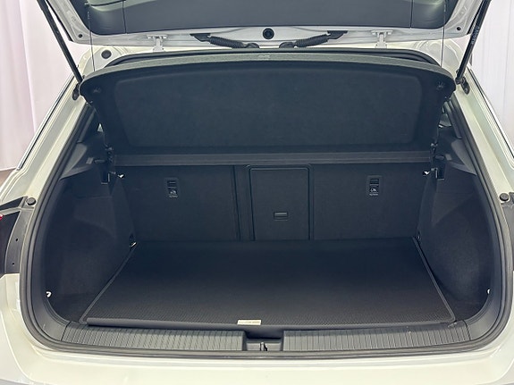Volkswagen T-Roc 14 of 14
