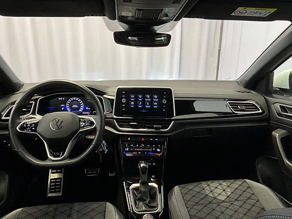 Volkswagen T-Roc 11 of 14