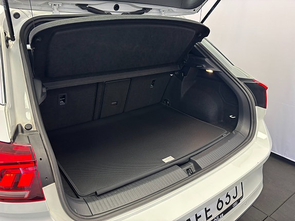 Volkswagen T-Roc 13 of 14