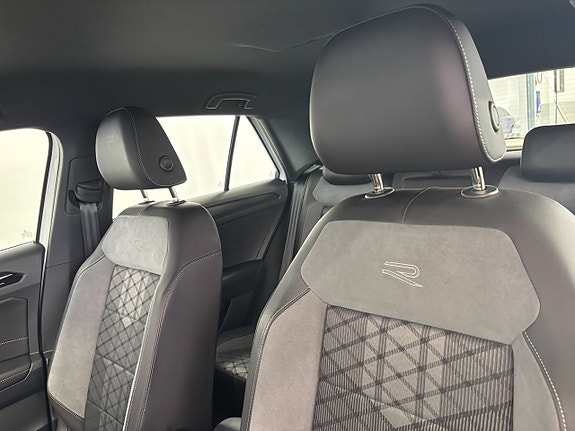 Volkswagen T-Roc 9 of 14