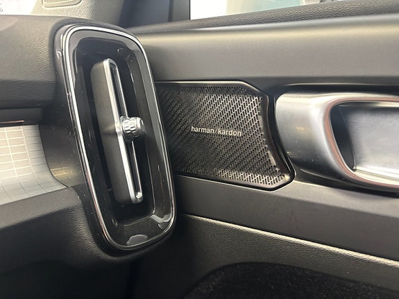 Volvo XC40 12 of 15