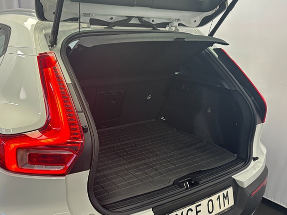 Volvo XC40 13 of 15