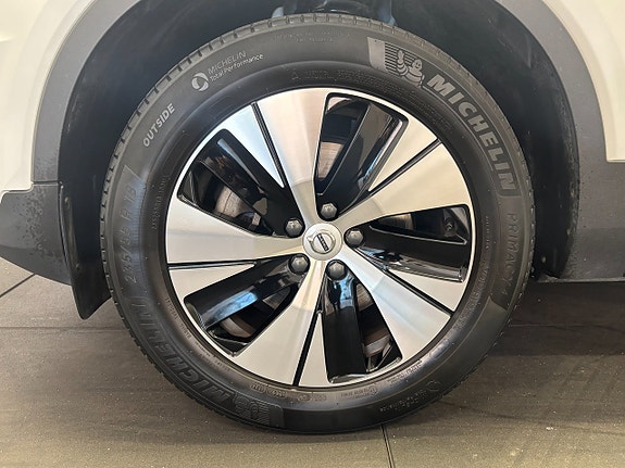 Volvo XC40 6 of 15