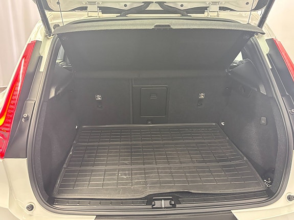 Volvo XC40 14 of 15