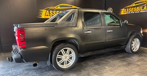 Chevrolet Avalanche 11 of 22