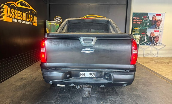 Chevrolet Avalanche 10 of 22