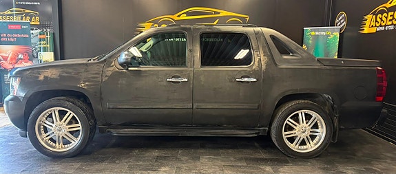 Chevrolet Avalanche 8 of 22