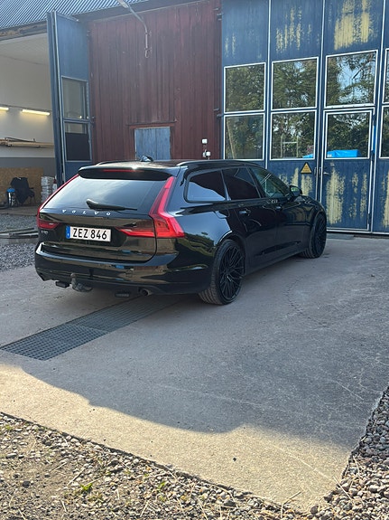 Volvo V90 3 of 5