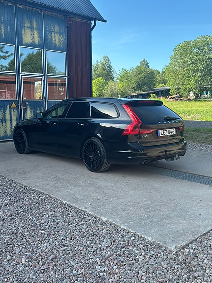 Volvo V90 4 of 5