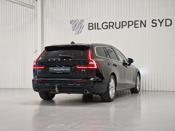 Volvo V60 7 of 22