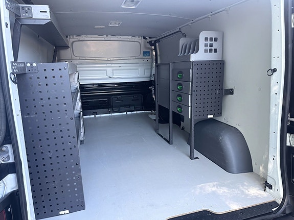 Renault Trafic 14 of 17