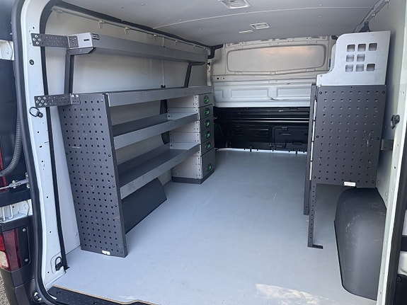 Renault Trafic 13 of 17