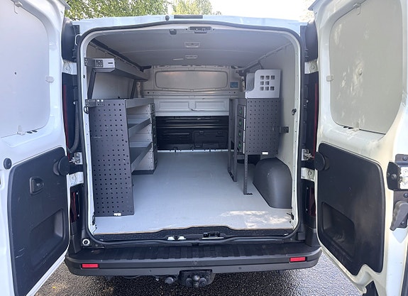 Renault Trafic 8 of 17