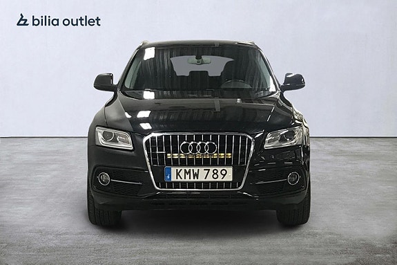Audi Q5 2 of 22