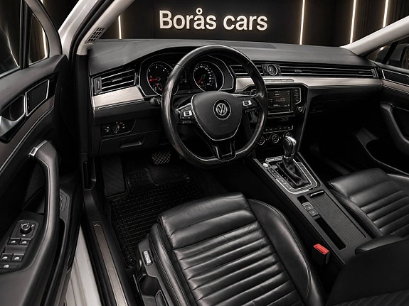 Volkswagen Passat 10 of 17