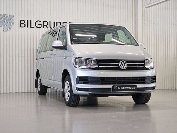 Volkswagen Caravelle 4 of 5