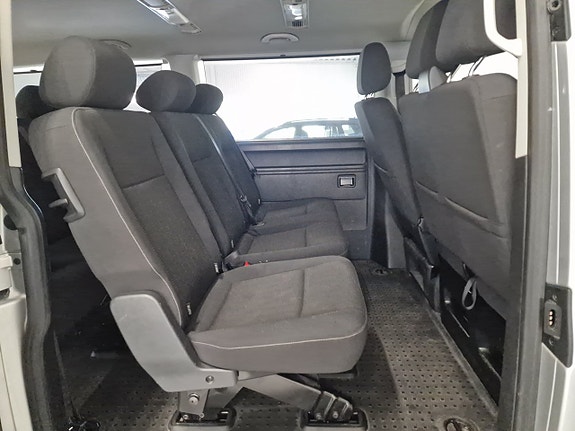Volkswagen Caravelle 19 of 20