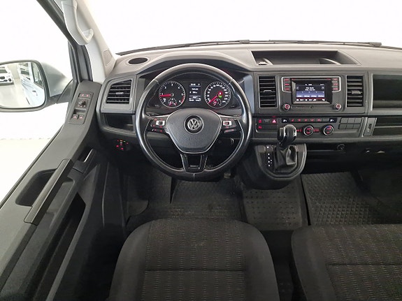 Volkswagen Caravelle 11 of 20
