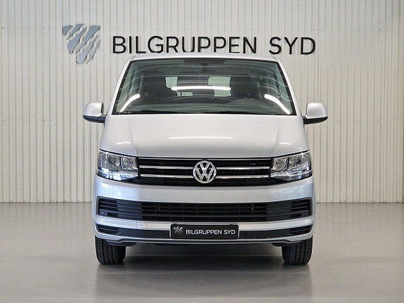 Volkswagen Caravelle 2 of 5