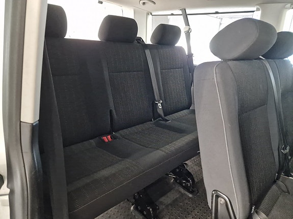 Volkswagen Caravelle 20 of 20