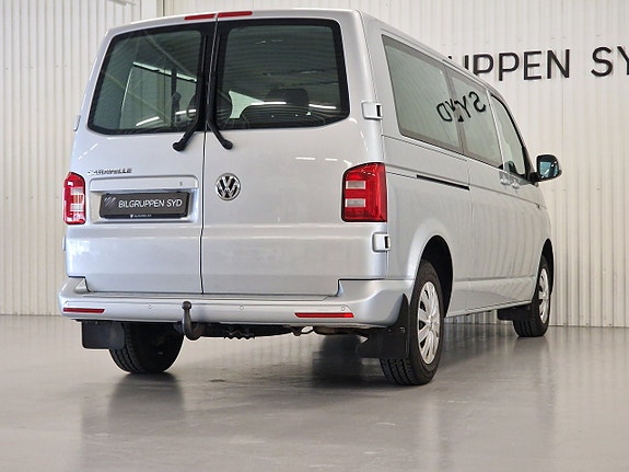 Volkswagen Caravelle 8 of 20