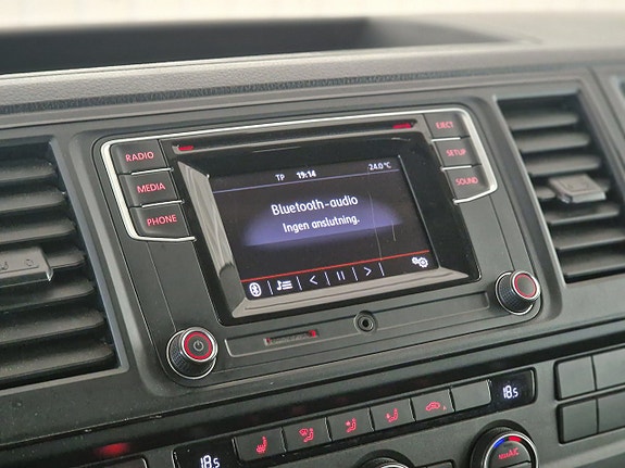 Volkswagen Caravelle 15 of 20