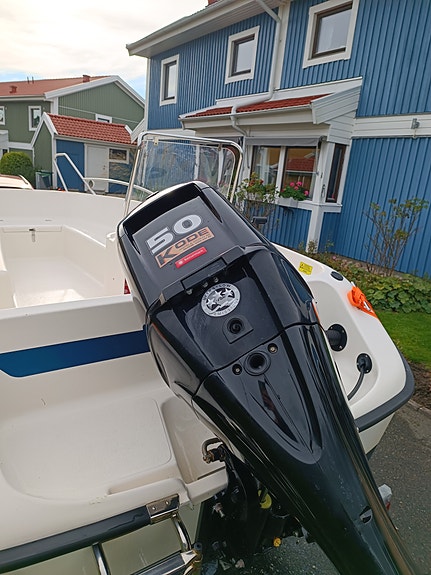 Cremo 490SC 2022 med Mercury 50hk 2022. Båtplats kan också överlåtas 5 of 5