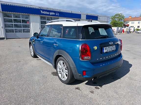 MINI Countryman Cooper SE 2 of 5