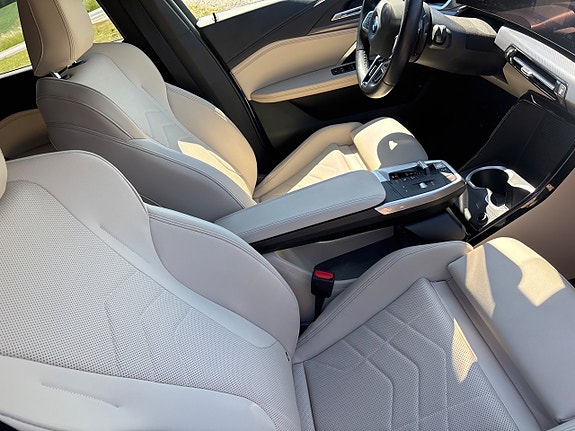 BMW X1 3 of 5
