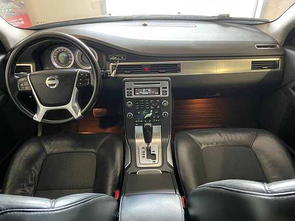 Volvo V70 9 of 21