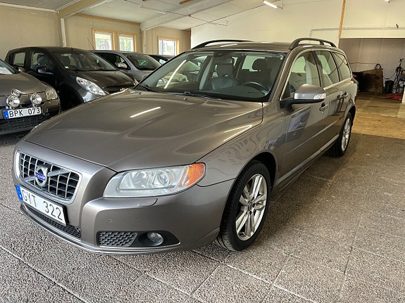Volvo V70 5 of 21