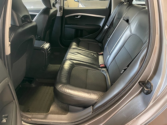 Volvo V70 13 of 21