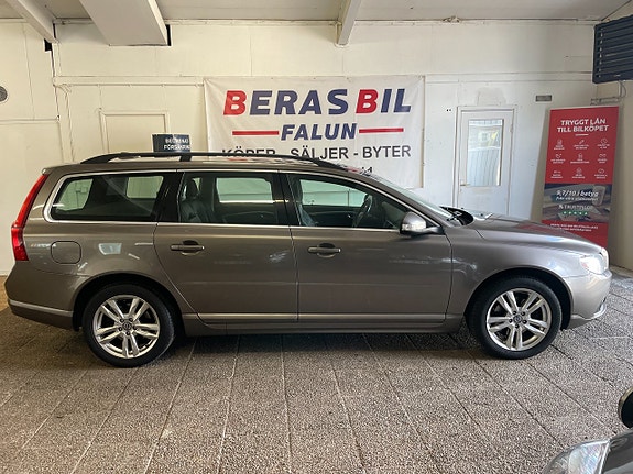 Volvo V70 2 of 21