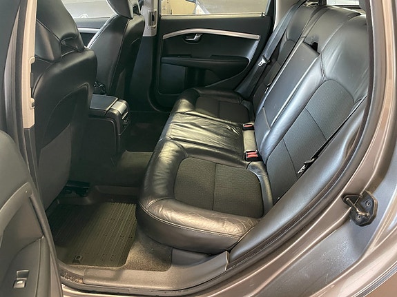 Volvo V70 15 of 21