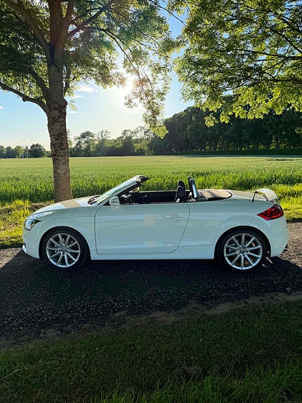 Audi TT 2 of 5