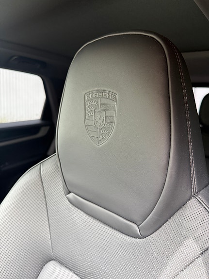 Porsche Cayenne 5 of 5