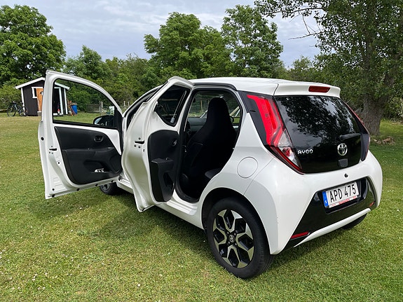 Toyota Aygo 2 of 5
