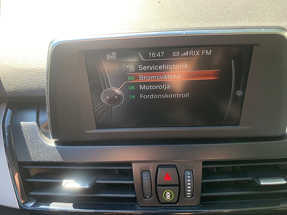 BMW 218i 6 of 7